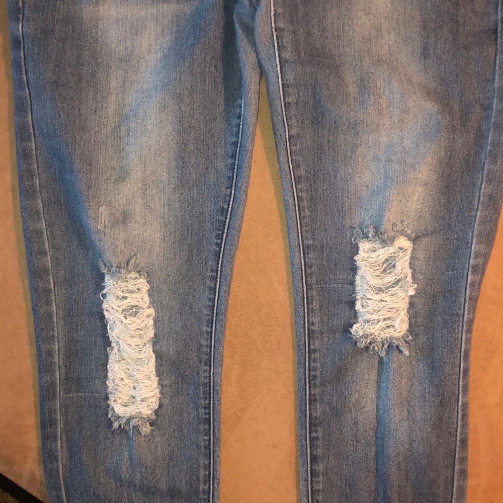 Ripped Jeans - Picture 4 of 5
